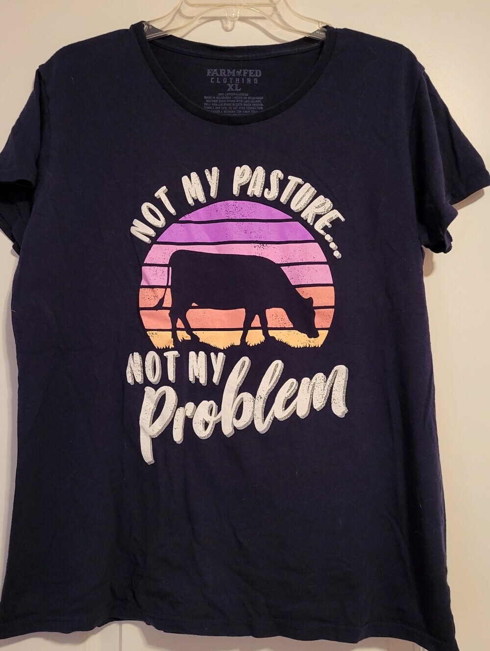 100 % Cotto  Not My Pasture Graphic Tee - Navy with Sunset Print